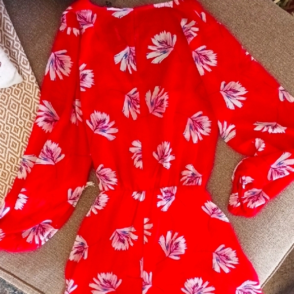 Express Red Floral Romper New W/ Tags! Size M. - Picture 5 of 7